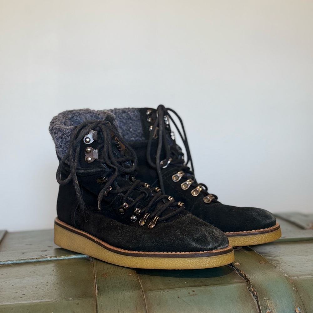 Urban Outfitters Snow Boots / Black, Grey, Furry, Warm, Lace Up, Size 8.5
